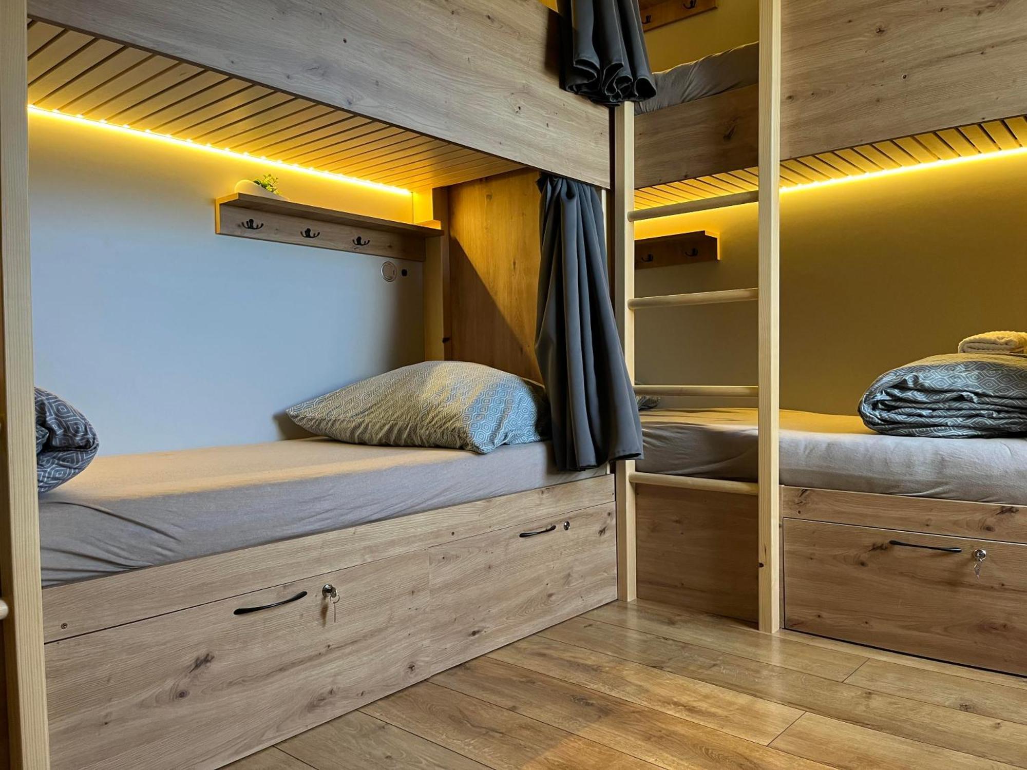 Sherpa'S Hostel High Tatras Štrbské Pleso Exteriér fotografie